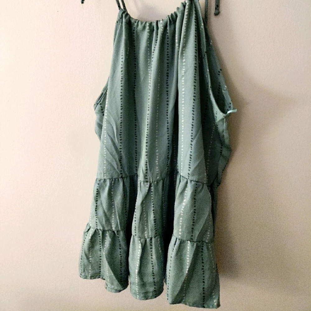Ruffle tie tank
